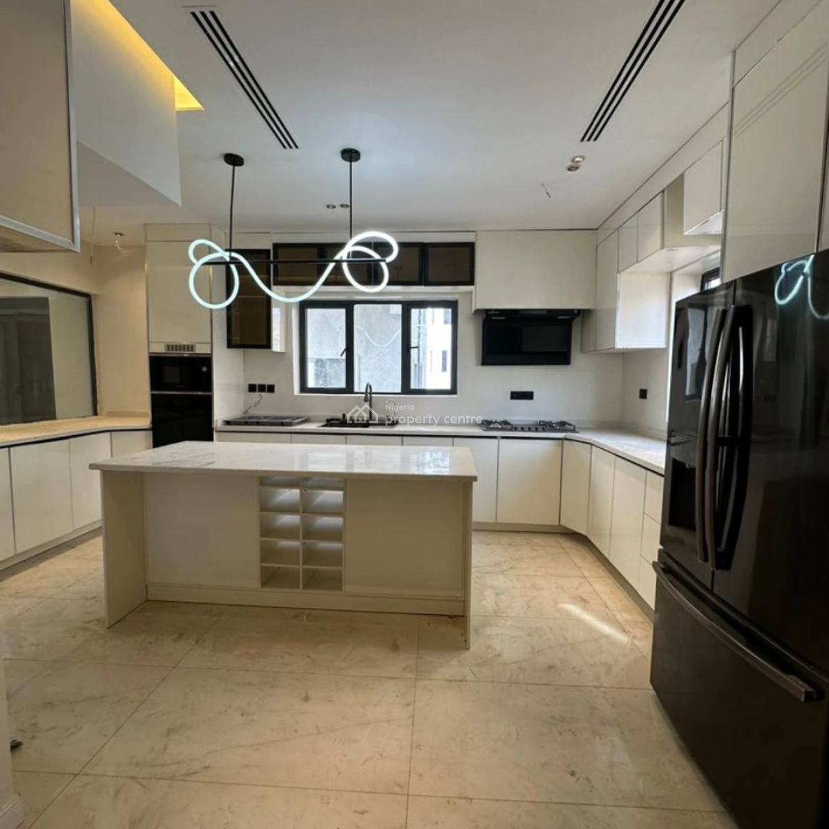 5-bedroom Detached Mansion Designed for Premium Living., Guzape District, Abuja, Detached Bungalow for Sale