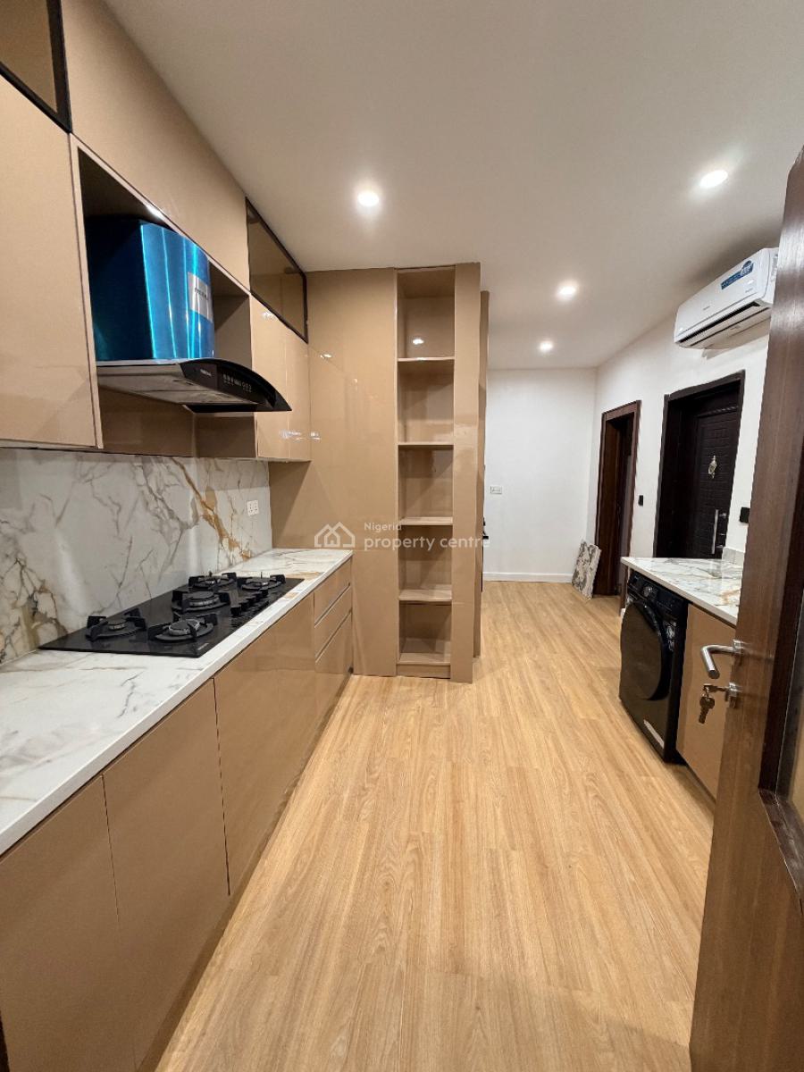 Exquisite Built 3 Bedroom Apartment in a Prime Location, Maryland, Lagos, Flat / Apartment for Sale