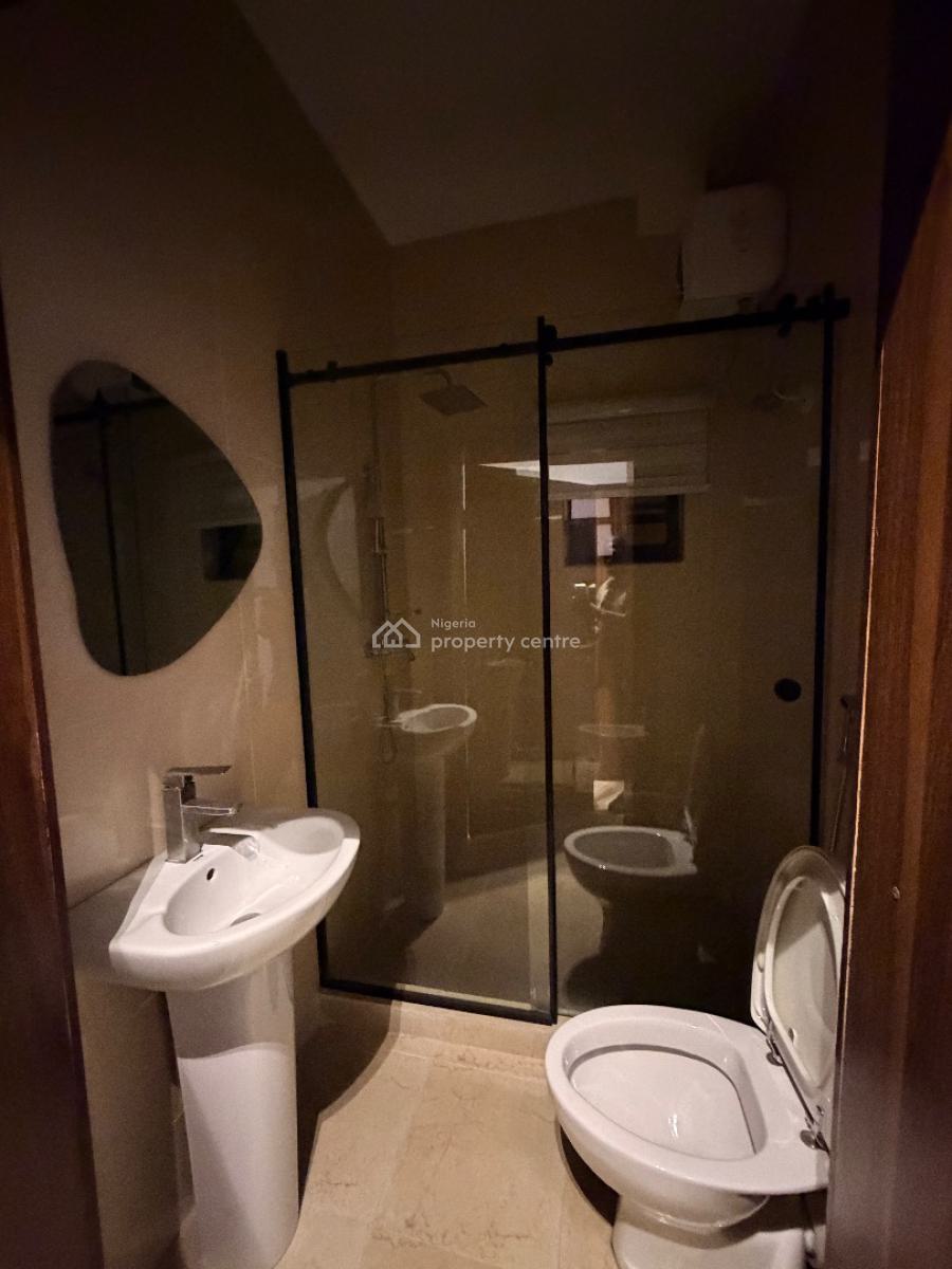 Exquisite Built 3 Bedroom Apartment in a Prime Location, Maryland, Lagos, Flat / Apartment for Sale