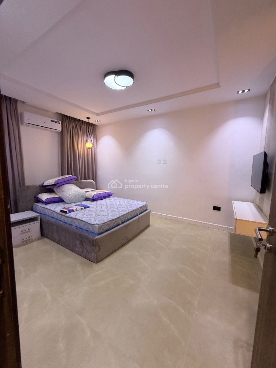 Exquisite Built 3 Bedroom Apartment in a Prime Location, Maryland, Lagos, Flat / Apartment for Sale