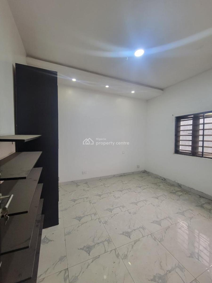 Spacious 2 Bedroom Apartment, Lekki Phase 1, Lekki, Lagos, Flat / Apartment for Rent