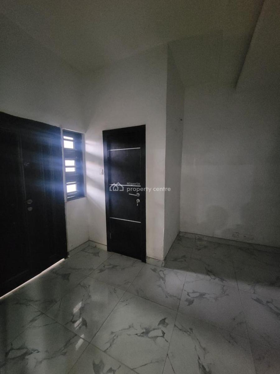 Spacious 2 Bedroom Apartment, Lekki Phase 1, Lekki, Lagos, Flat / Apartment for Rent