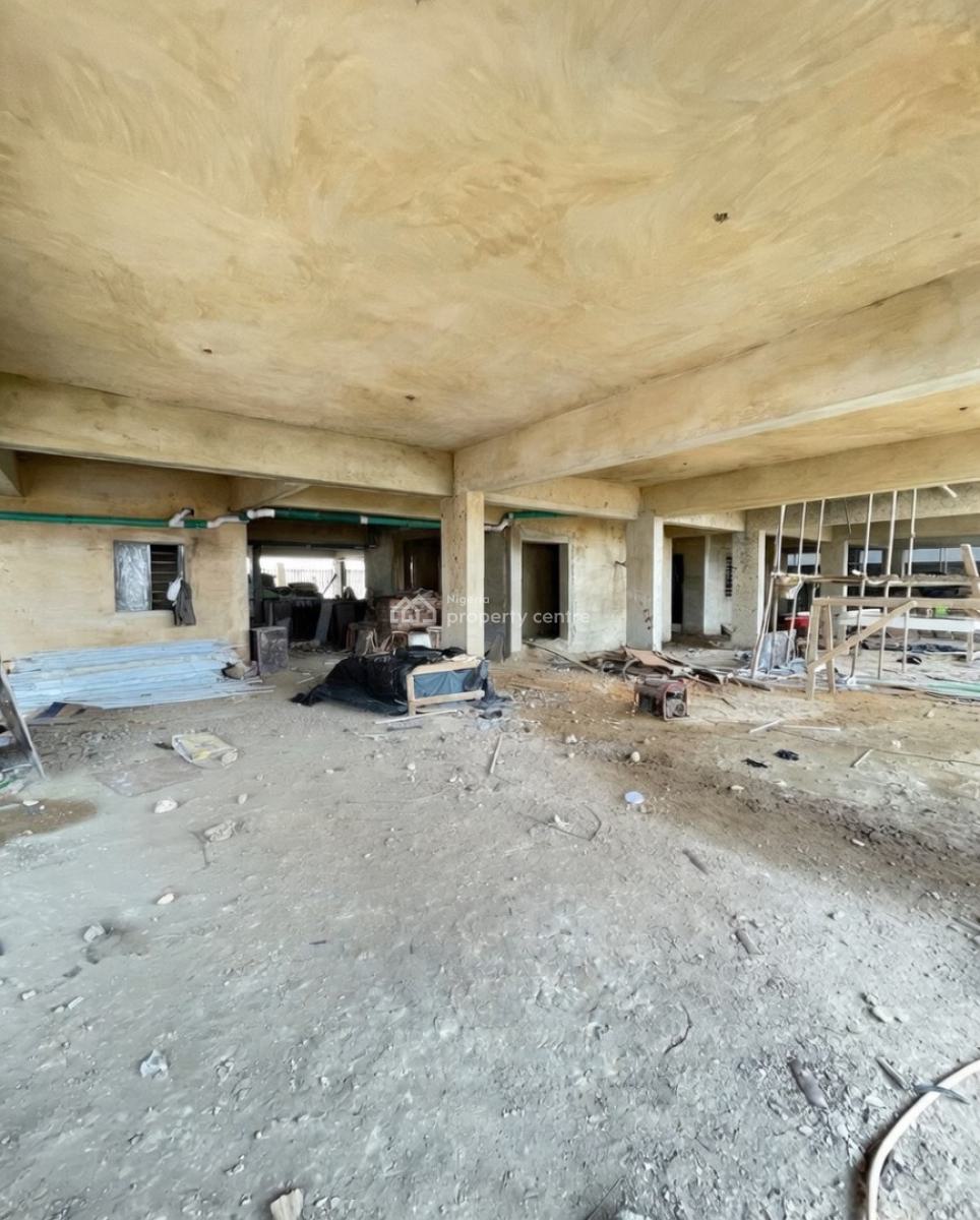 Lovely 2 Bedroom Apartment with Bq, Lekki Phase 1, Lekki, Lagos, Block of Flats for Sale