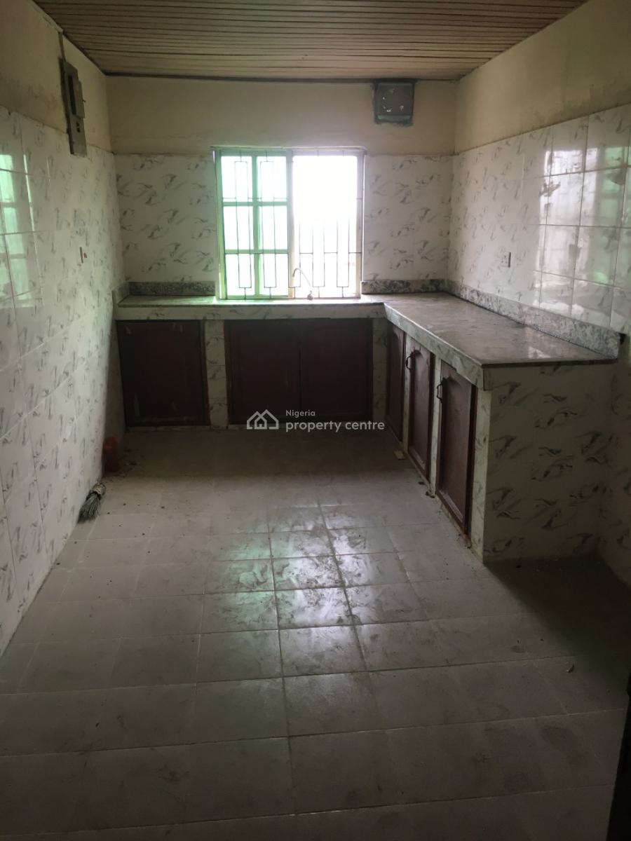 Newly Renovated 3 Bedrooms Flat with Bq, Off Oyedele Oguniyi, Anthony, Maryland, Lagos, Flat / Apartment for Rent