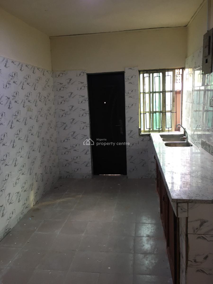 Newly Renovated 3 Bedrooms Flat with Bq, Off Oyedele Oguniyi, Anthony, Maryland, Lagos, Flat / Apartment for Rent