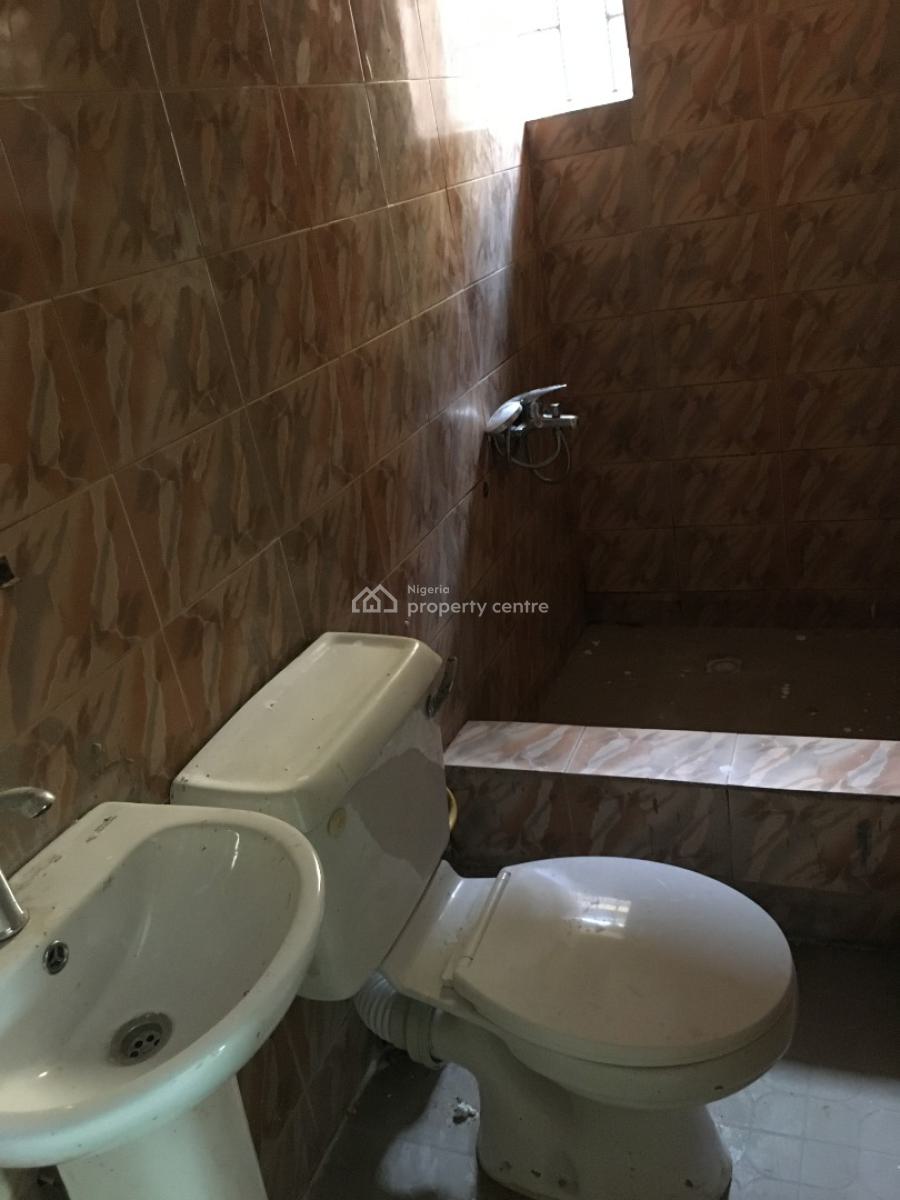 Newly Renovated 3 Bedrooms Flat with Bq, Off Oyedele Oguniyi, Anthony, Maryland, Lagos, Flat / Apartment for Rent