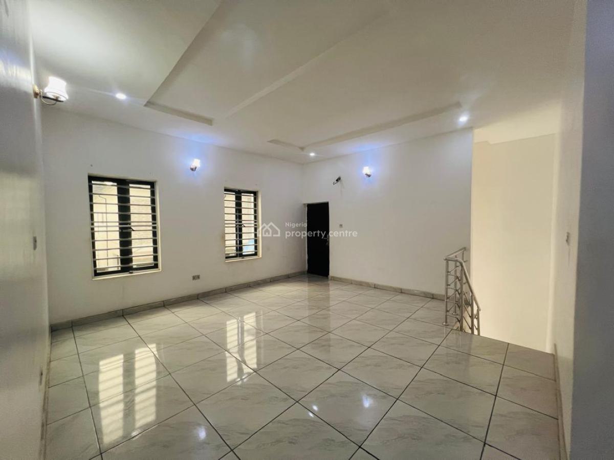 Exquisite 2 Bedroom Apartment Up Flat, Orchid Rd, Lekki Phase 2, Lekki, Lagos, Flat / Apartment for Rent