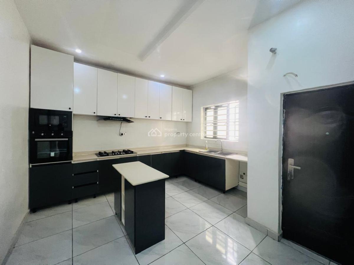 Exquisite 2 Bedroom Apartment Up Flat, Orchid Rd, Lekki Phase 2, Lekki, Lagos, Flat / Apartment for Rent