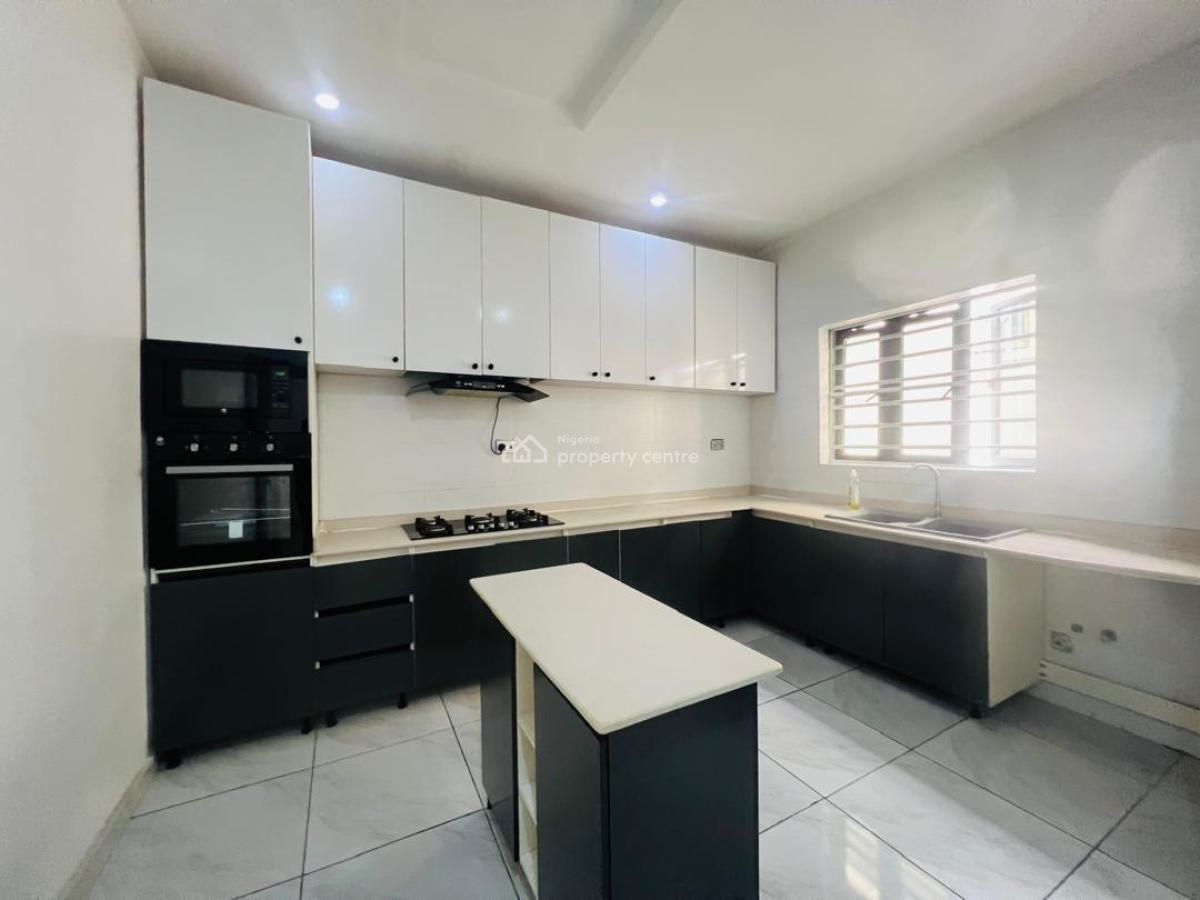 Exquisite 2 Bedroom Apartment Up Flat, Orchid Rd, Lekki Phase 2, Lekki, Lagos, Flat / Apartment for Rent