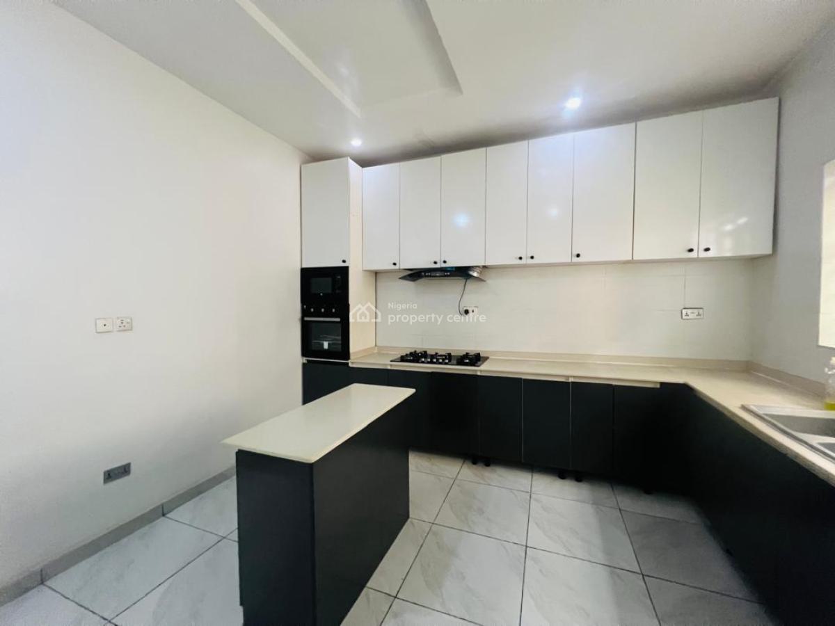 Exquisite 2 Bedroom Apartment Up Flat, Orchid Rd, Lekki Phase 2, Lekki, Lagos, Flat / Apartment for Rent