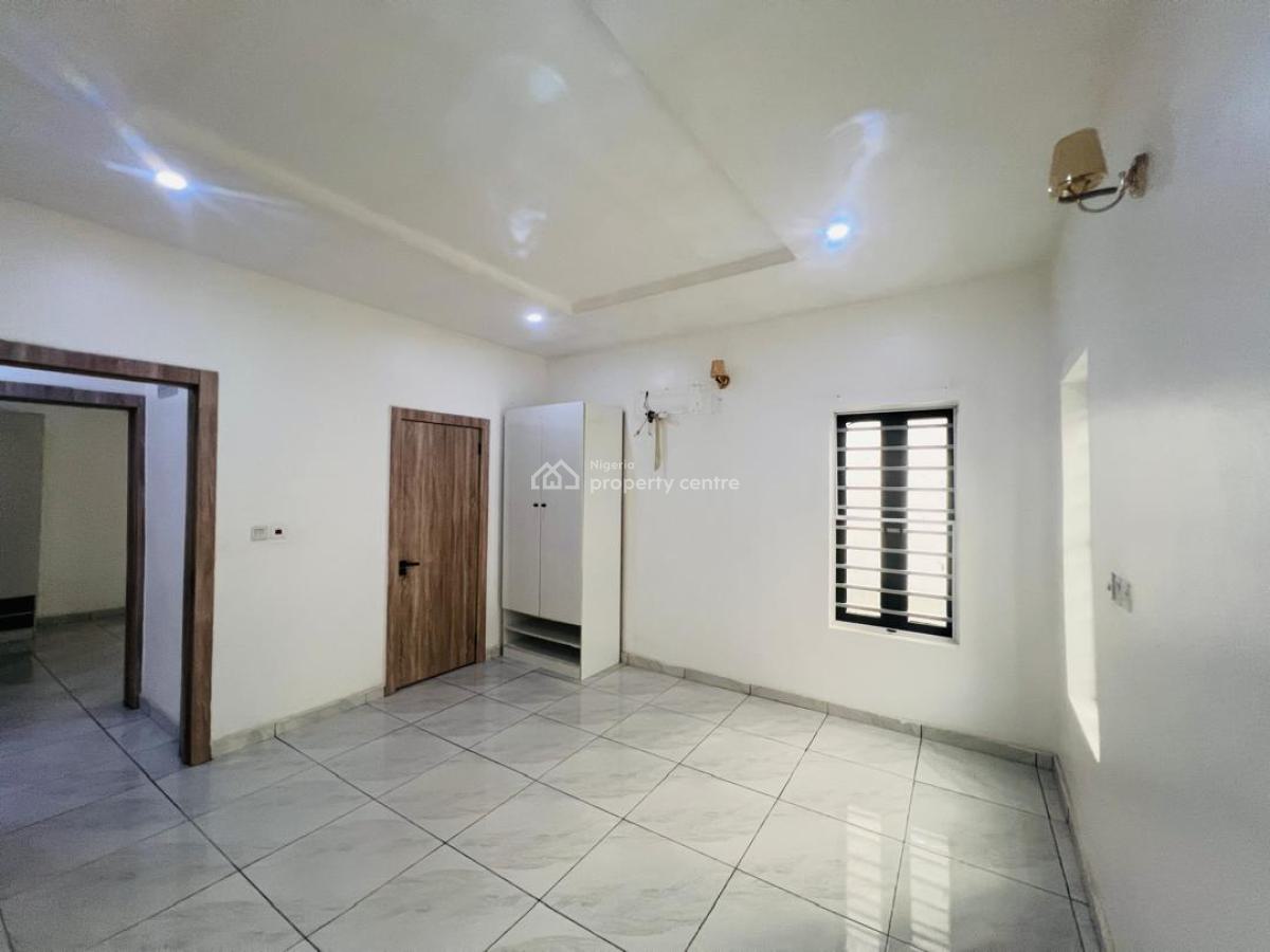 Exquisite 2 Bedroom Apartment Up Flat, Orchid Rd, Lekki Phase 2, Lekki, Lagos, Flat / Apartment for Rent