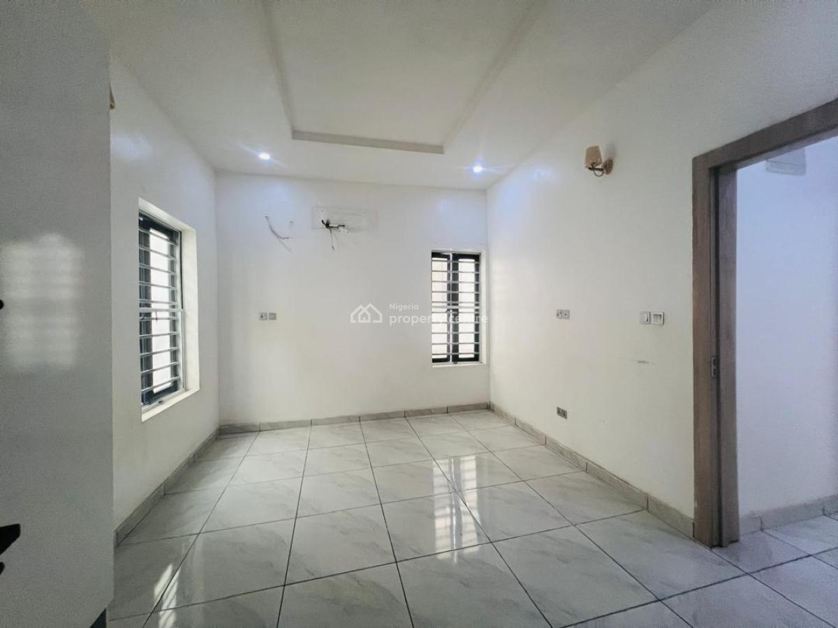 Exquisite 2 Bedroom Apartment Up Flat, Orchid Rd, Lekki Phase 2, Lekki, Lagos, Flat / Apartment for Rent