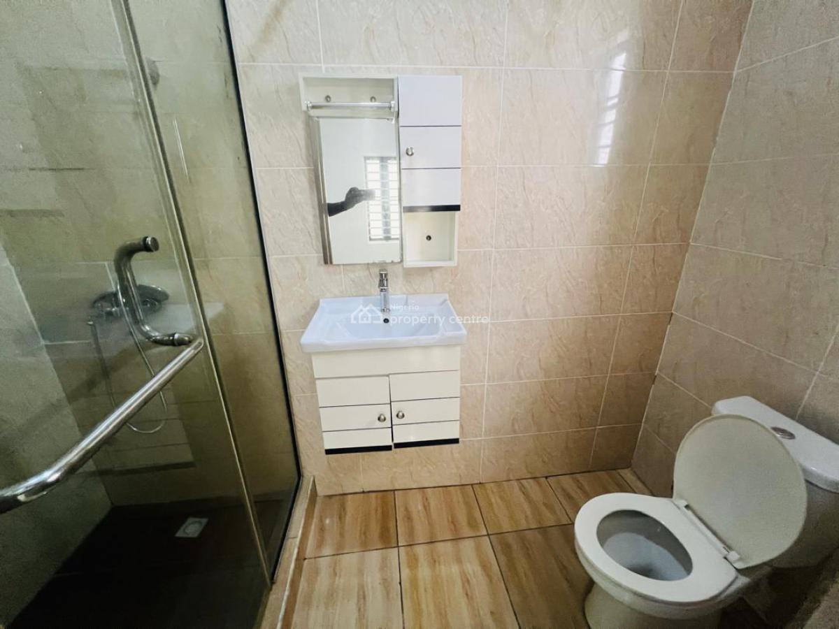 Exquisite 2 Bedroom Apartment Up Flat, Orchid Rd, Lekki Phase 2, Lekki, Lagos, Flat / Apartment for Rent
