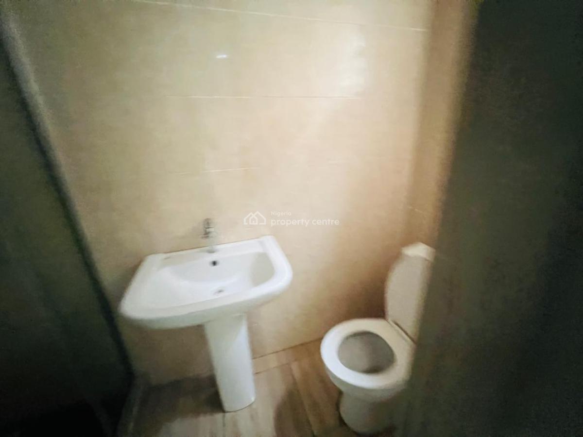 Exquisite 2 Bedroom Apartment Up Flat, Orchid Rd, Lekki Phase 2, Lekki, Lagos, Flat / Apartment for Rent