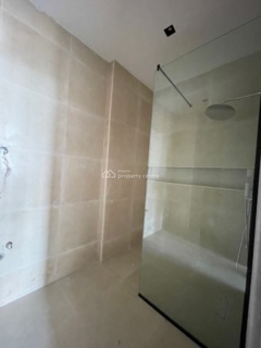 Spacious 2 Bedroom Apartment with Pool, Lekki Phase 1, Lekki, Lagos, Block of Flats for Sale