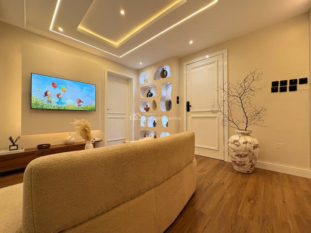 Beautiful & Luxury 1 Bedroom Apartment with Pool, Gym, Lekki Phase 1, Lekki, Lagos, Mini Flat (room and Parlour) Short Let