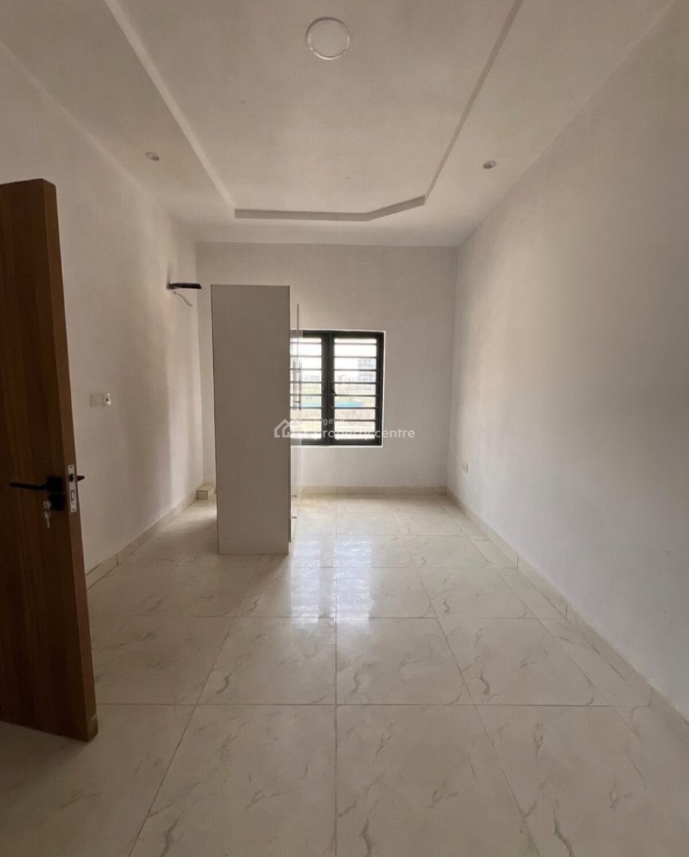 Lovely 2 Bedroom Apartment with Bq, Lekki Phase 1, Lekki Phase 1, Lekki, Lagos, Block of Flats for Sale