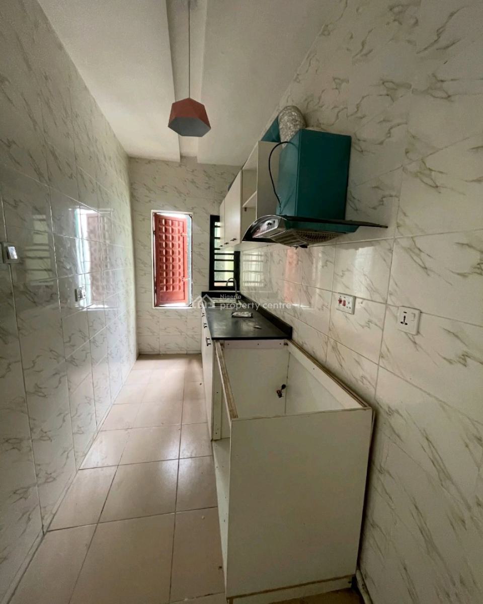 This Is a Lovely 2 Bedroom Apartment, Ologolo, Lekki, Lagos, Flat / Apartment for Rent