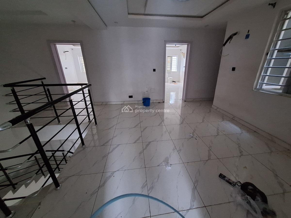 Spacious 3 Bedroom Pent Flats, Lekan Carena Avenue Fidiso Estate, Sangotedo, Ajah, Lagos, Flat / Apartment for Sale