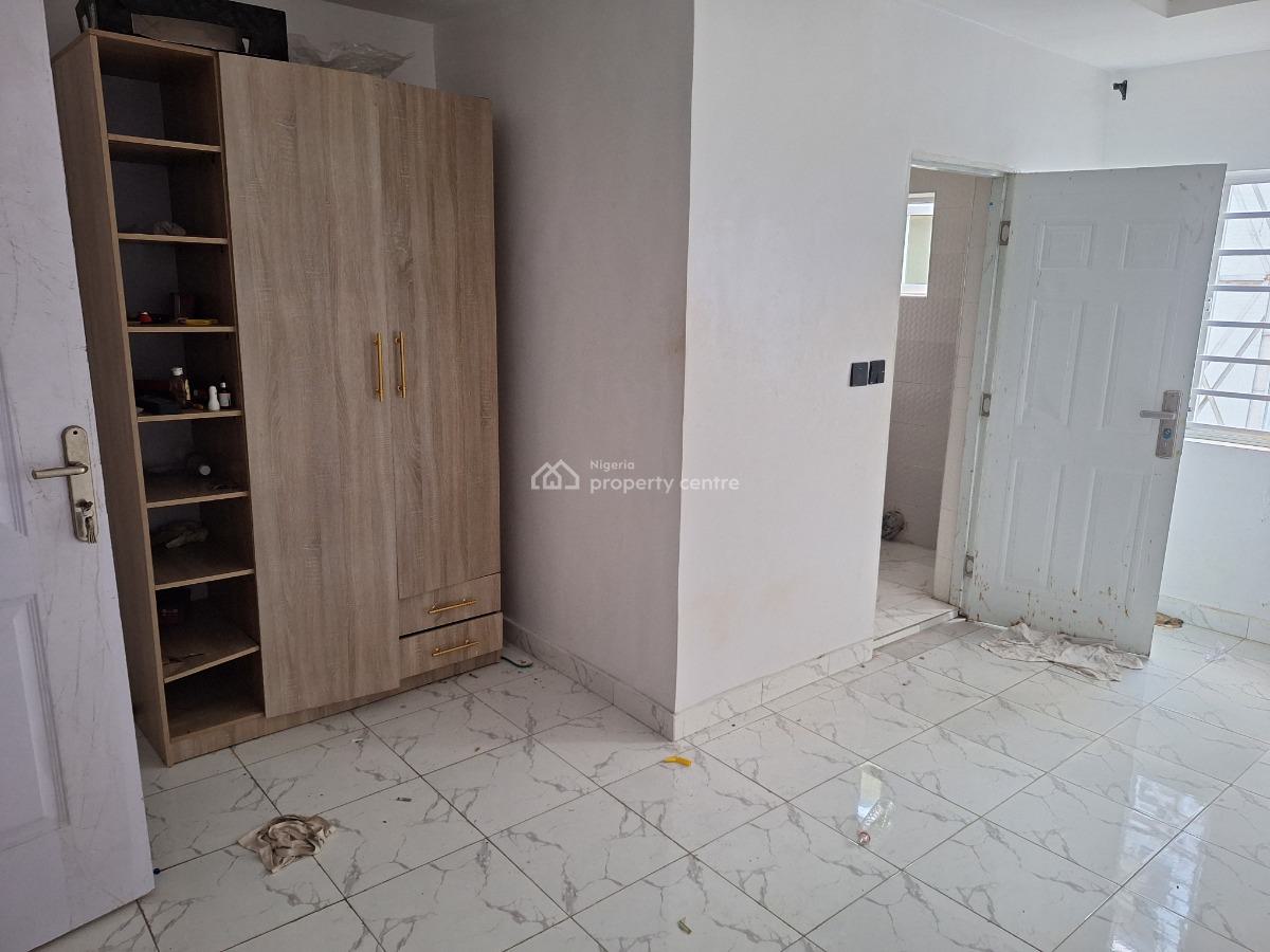 Spacious 3 Bedroom Pent Flats, Lekan Carena Avenue Fidiso Estate, Sangotedo, Ajah, Lagos, Flat / Apartment for Sale