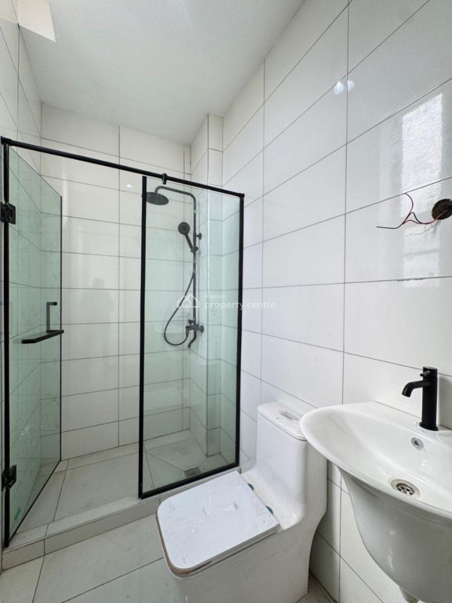 Spacious and Fully Serviced 2-bedroom Apartment with Elevator, Gym & Pool, Lekki Phase 1, Lekki Phase 1, Lekki, Lagos, Terraced Duplex for Sale