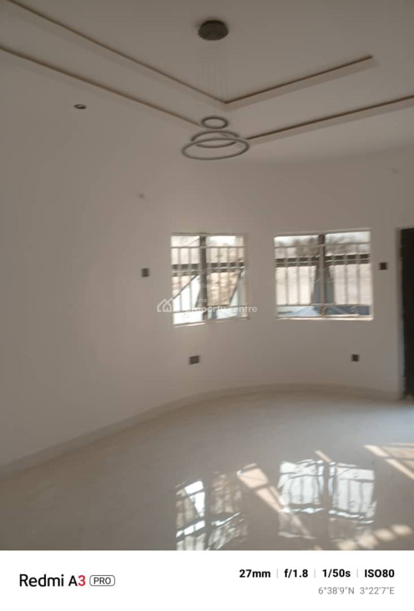 Spacious 2-bedroom Flat, Omole Phase 2, Ikeja, Lagos, Flat / Apartment for Rent
