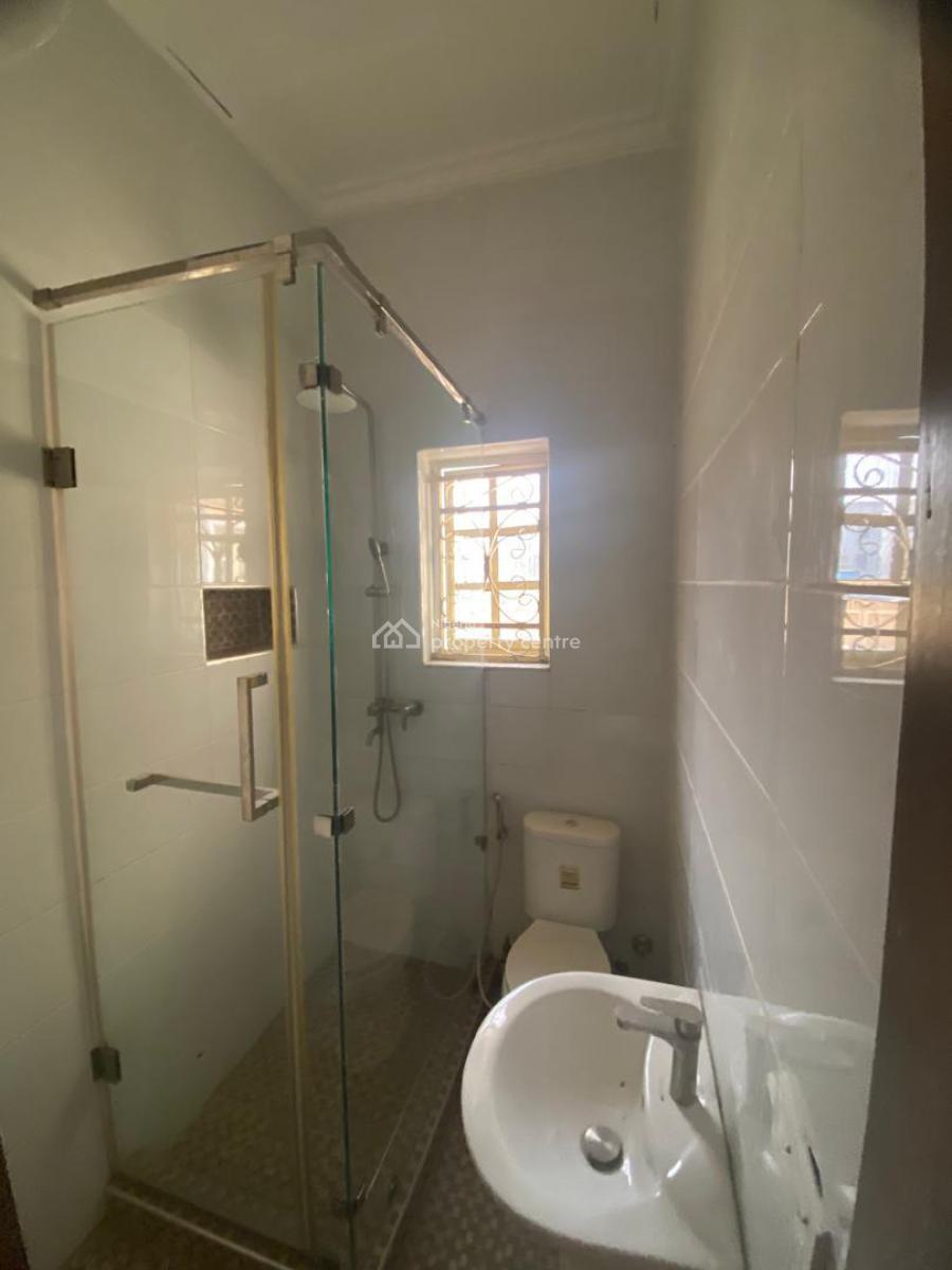 Modern 2 & 3-bedroom Flats, Lekki Phase 1, Lekki, Lagos, Flat / Apartment for Rent