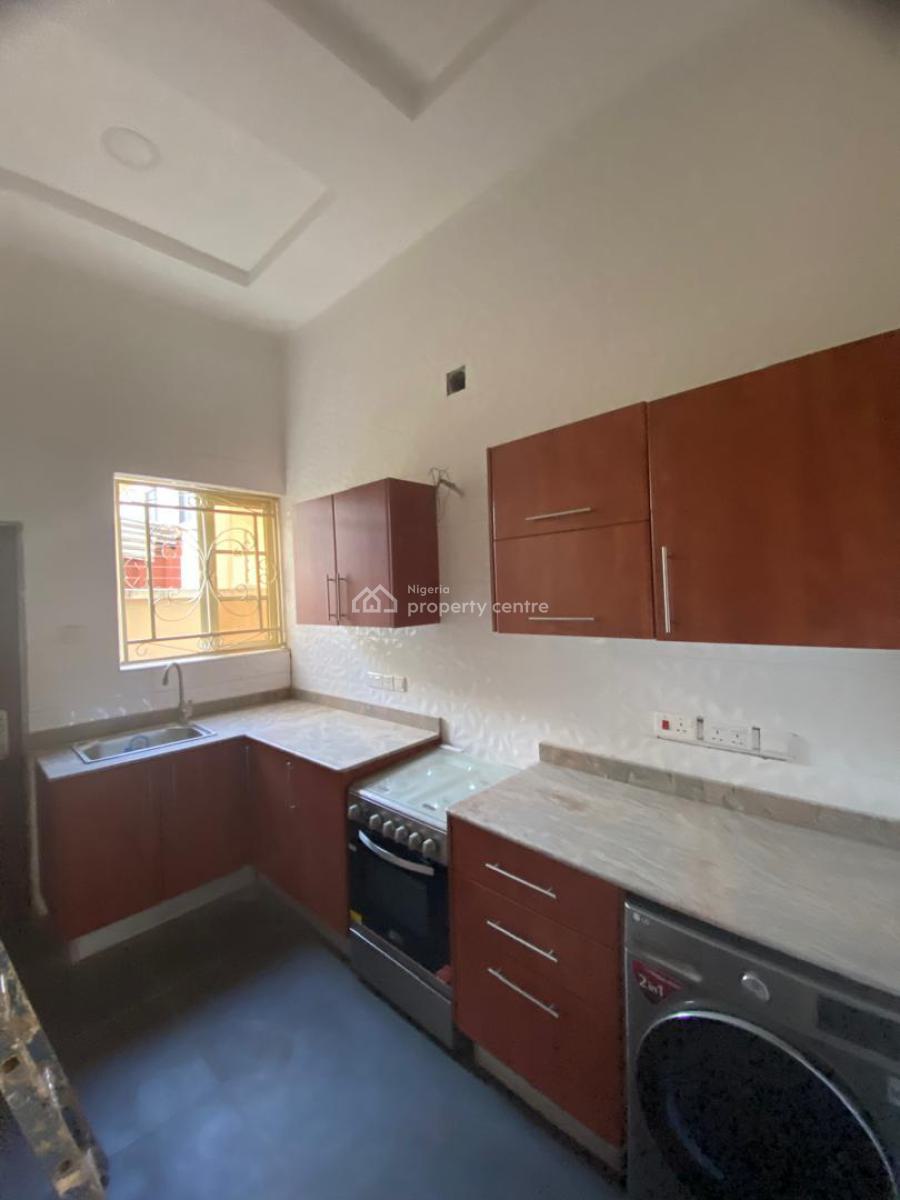 Modern 2 & 3-bedroom Flats, Lekki Phase 1, Lekki, Lagos, Flat / Apartment for Rent