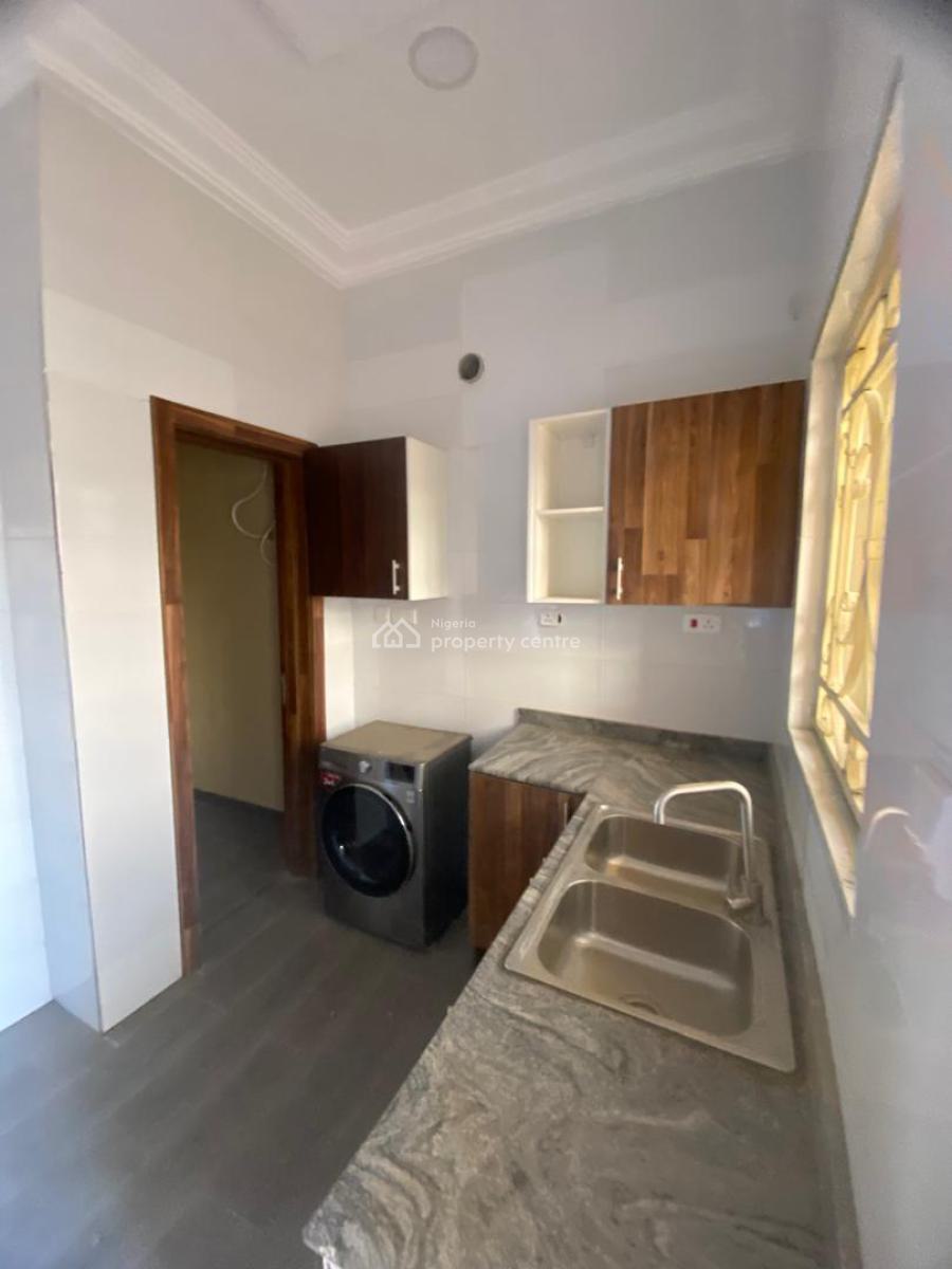 Modern 2 & 3-bedroom Flats, Lekki Phase 1, Lekki, Lagos, Flat / Apartment for Rent