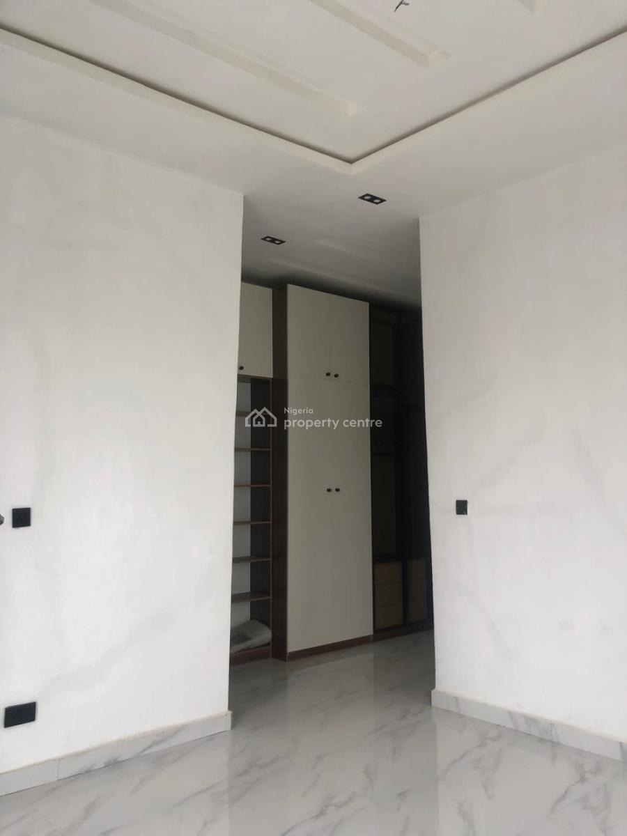 Vacant 3 Bedroom Duplex, Ajao Estate, Isolo, Lagos, Detached Duplex for Sale