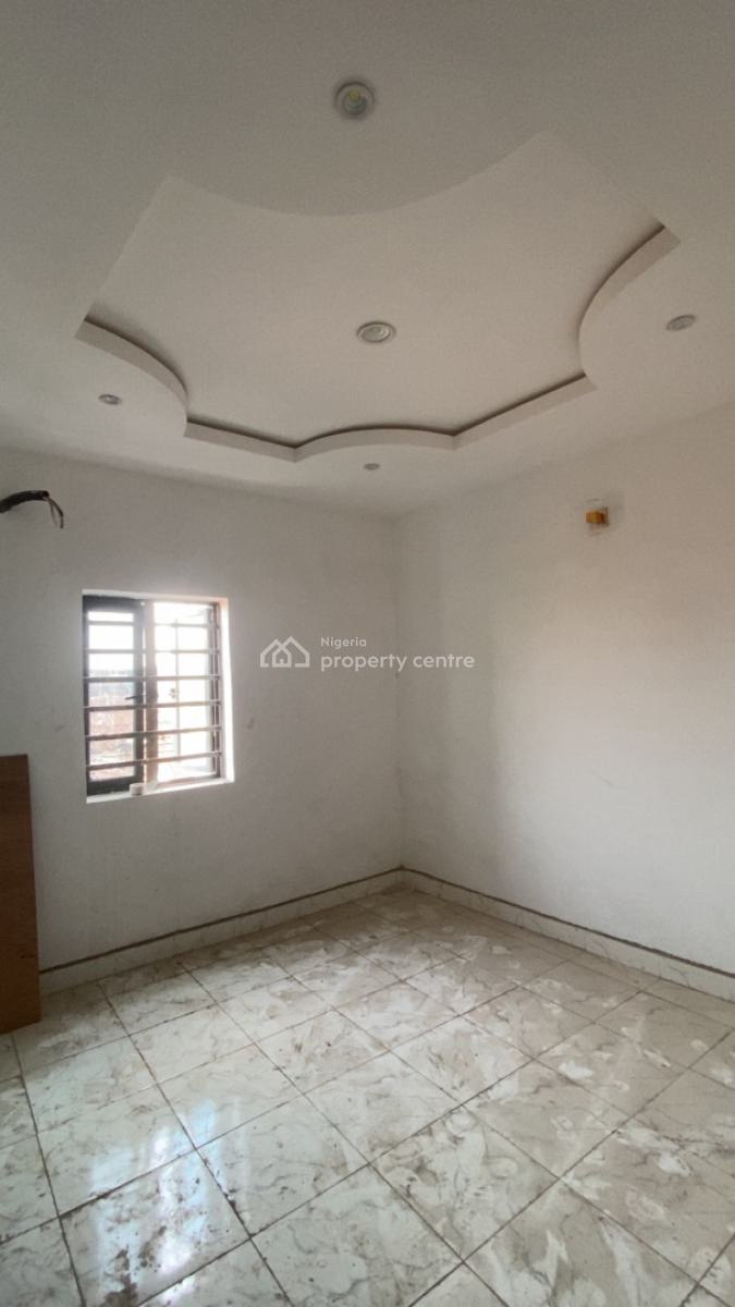 Spacious Self Contain, Olanrewaju Street, Akoka, Yaba, Lagos, Self Contain (single Rooms) for Rent