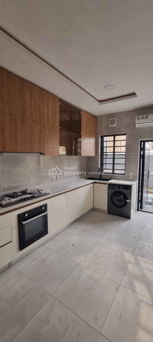 Very Large Spacious 4brm Maisonette with Swimming Pool, Oniru Victoria Island, Victoria Island (vi), Lagos, Terraced Duplex for Sale