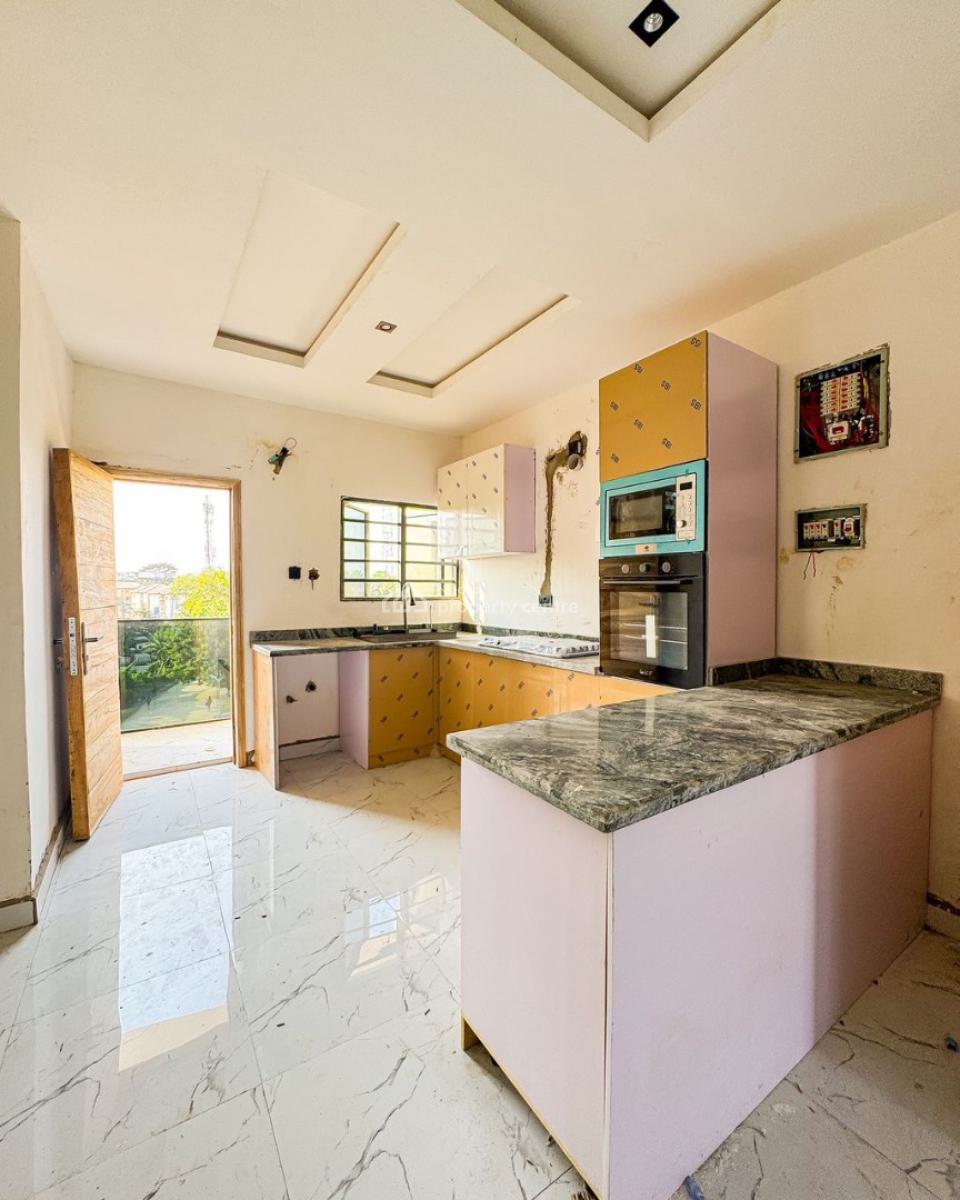 Lovely 2 Bedroom with Both Open & Close Plan Kitchen, Yaba Gra, Yaba, Lagos, Flat / Apartment for Sale