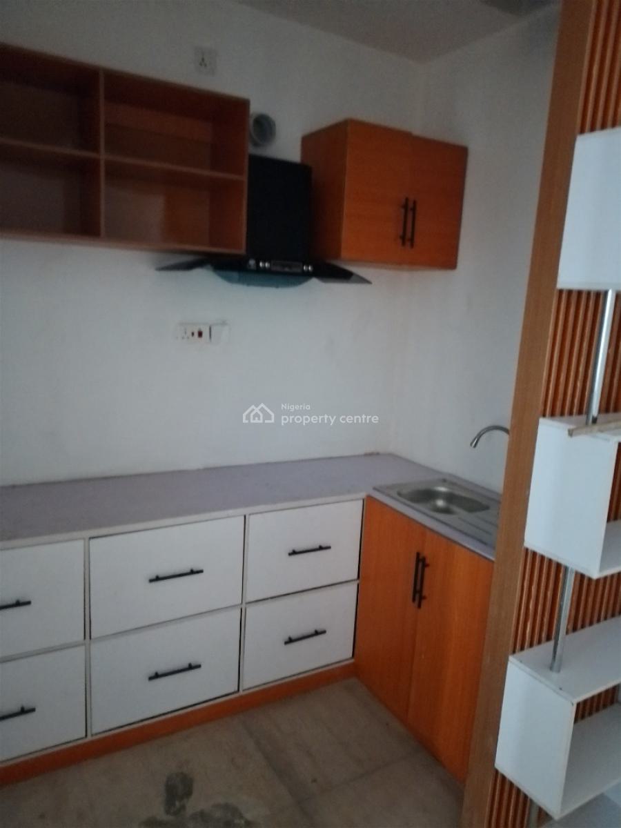 Newly Built Mini Flat Upstairs with Reserve Osmosis Water, Bakare Estate Agungi, Lekki, Lagos, Flat / Apartment for Rent