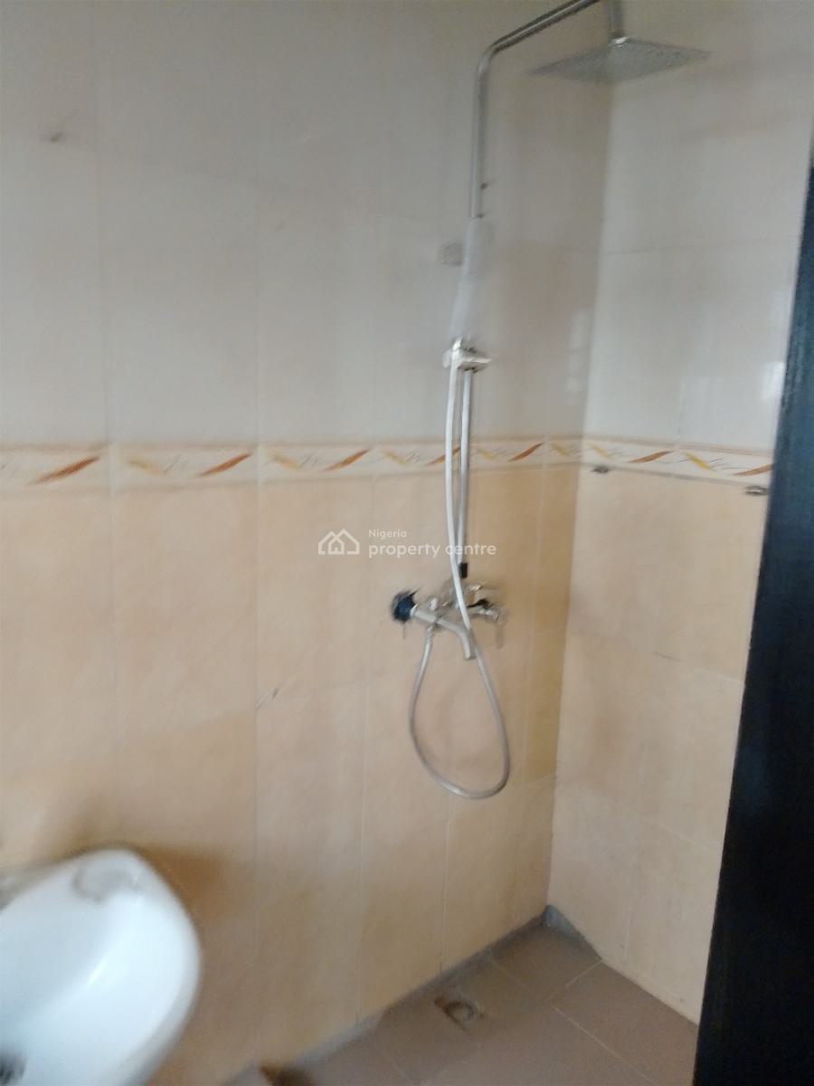 Newly Built Mini Flat Upstairs with Reserve Osmosis Water, Bakare Estate Agungi, Lekki, Lagos, Flat / Apartment for Rent