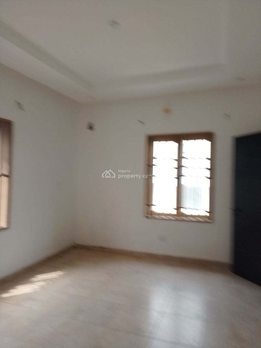 Newly Built Mini Flat Upstairs with Reserve Osmosis Water, Bakare Estate Agungi, Lekki, Lagos, Flat / Apartment for Rent