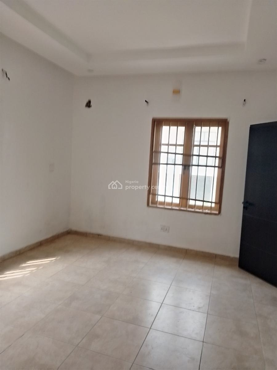 Newly Built Mini Flat Upstairs with Reserve Osmosis Water, Bakare Estate Agungi, Lekki, Lagos, Flat / Apartment for Rent