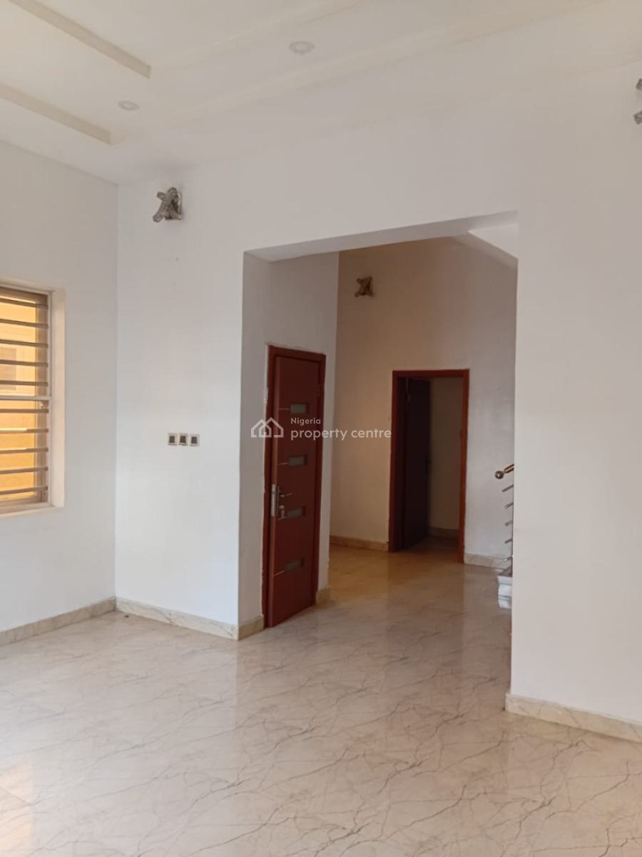 Spacious 3 Bedroom Duplex with a Bq, Chevron Drive, Lekki, Lagos, Semi-detached Duplex for Rent