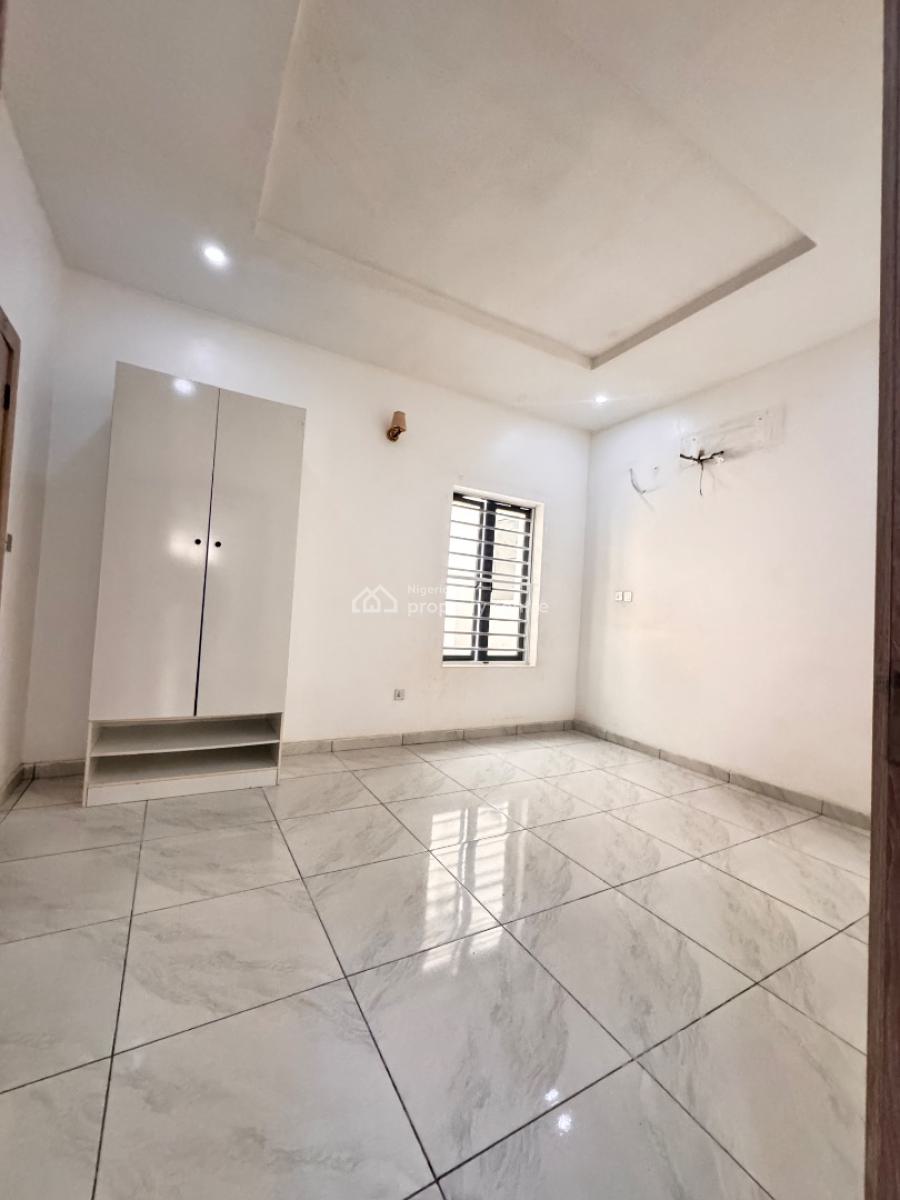 Service Luxury 2 Bedroom Apartment  Available Spacious Room with Gym, Orchid Road Lekki, Lekki, Lagos, Terraced Duplex for Rent