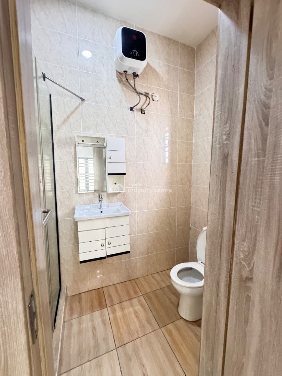 Service Luxury 2 Bedroom Apartment  Available Spacious Room with Gym, Orchid Road Lekki, Lekki, Lagos, Terraced Duplex for Rent