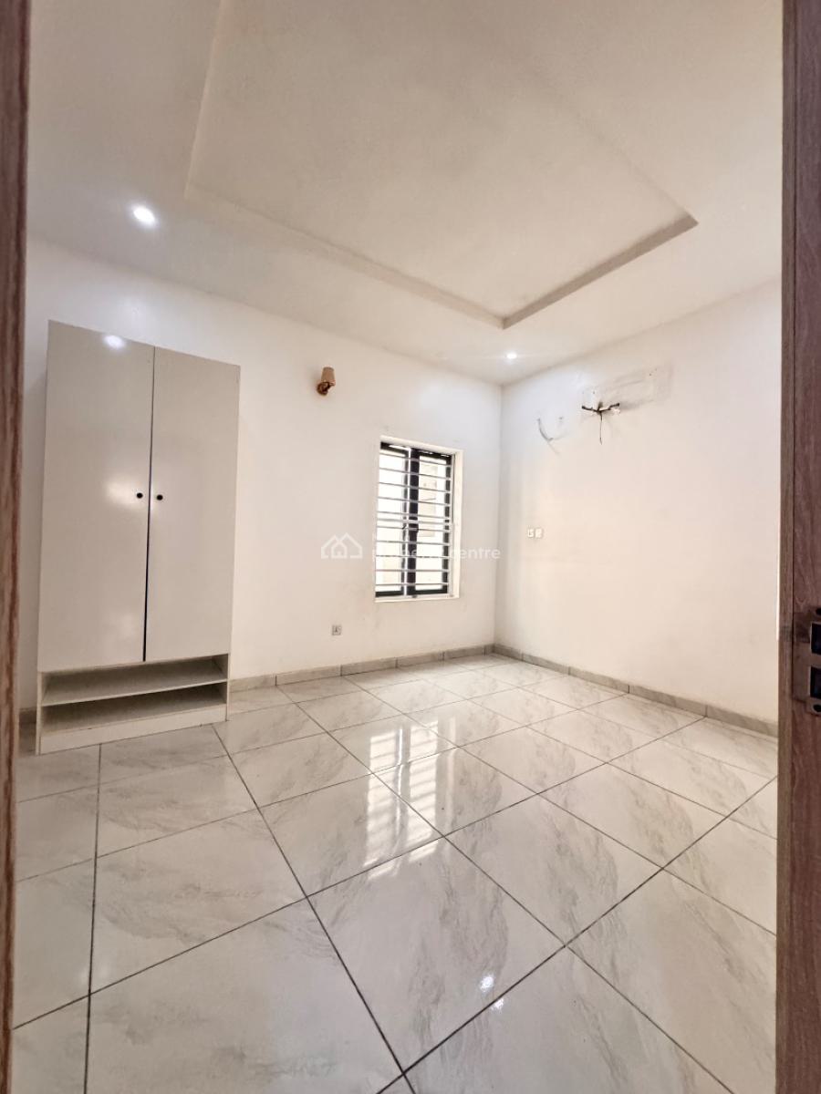 Service Luxury 2 Bedroom Apartment  Available Spacious Room with Gym, Orchid Road Lekki, Lekki, Lagos, Terraced Duplex for Rent