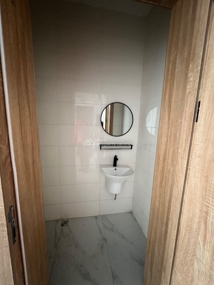 2 Bedrooms, Freedom Way, Lekki Phase 1, Lekki, Lagos, Flat / Apartment for Sale