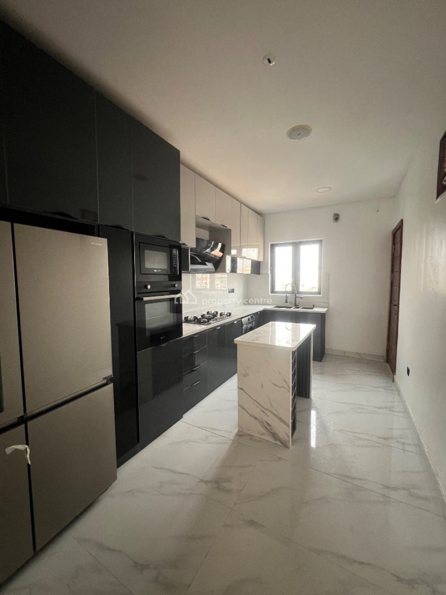 2 Bedrooms, Freedom Way, Lekki Phase 1, Lekki, Lagos, Flat / Apartment for Sale