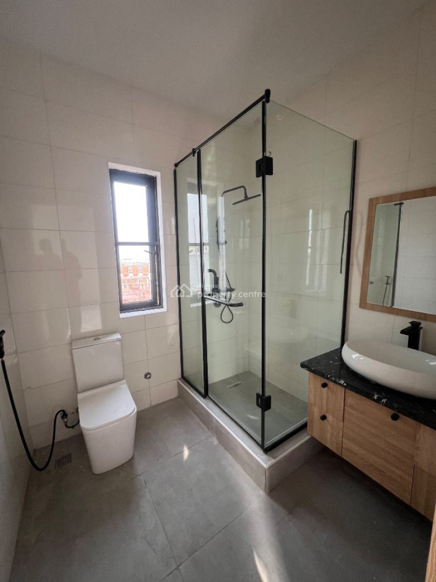 2 Bedrooms, Freedom Way, Lekki Phase 1, Lekki, Lagos, Flat / Apartment for Sale