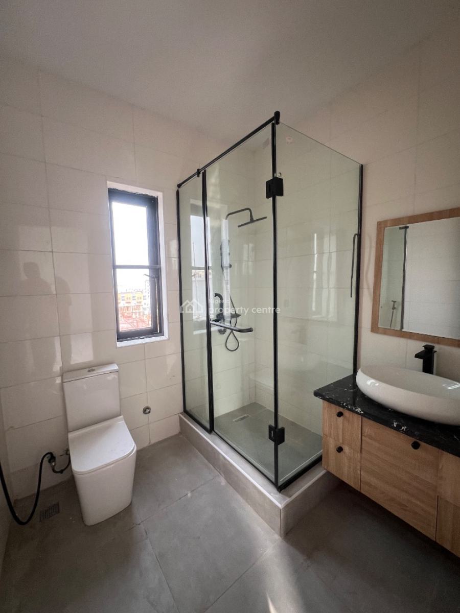 2 Bedrooms, Freedom Way, Lekki Phase 1, Lekki, Lagos, Flat / Apartment for Sale