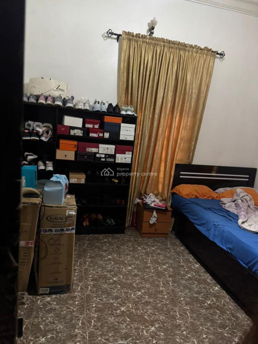 a 3 Bedroom Apartment Available(selling Without The Properties), in a Lovely Estate, Jabi, Abuja, Flat / Apartment for Sale