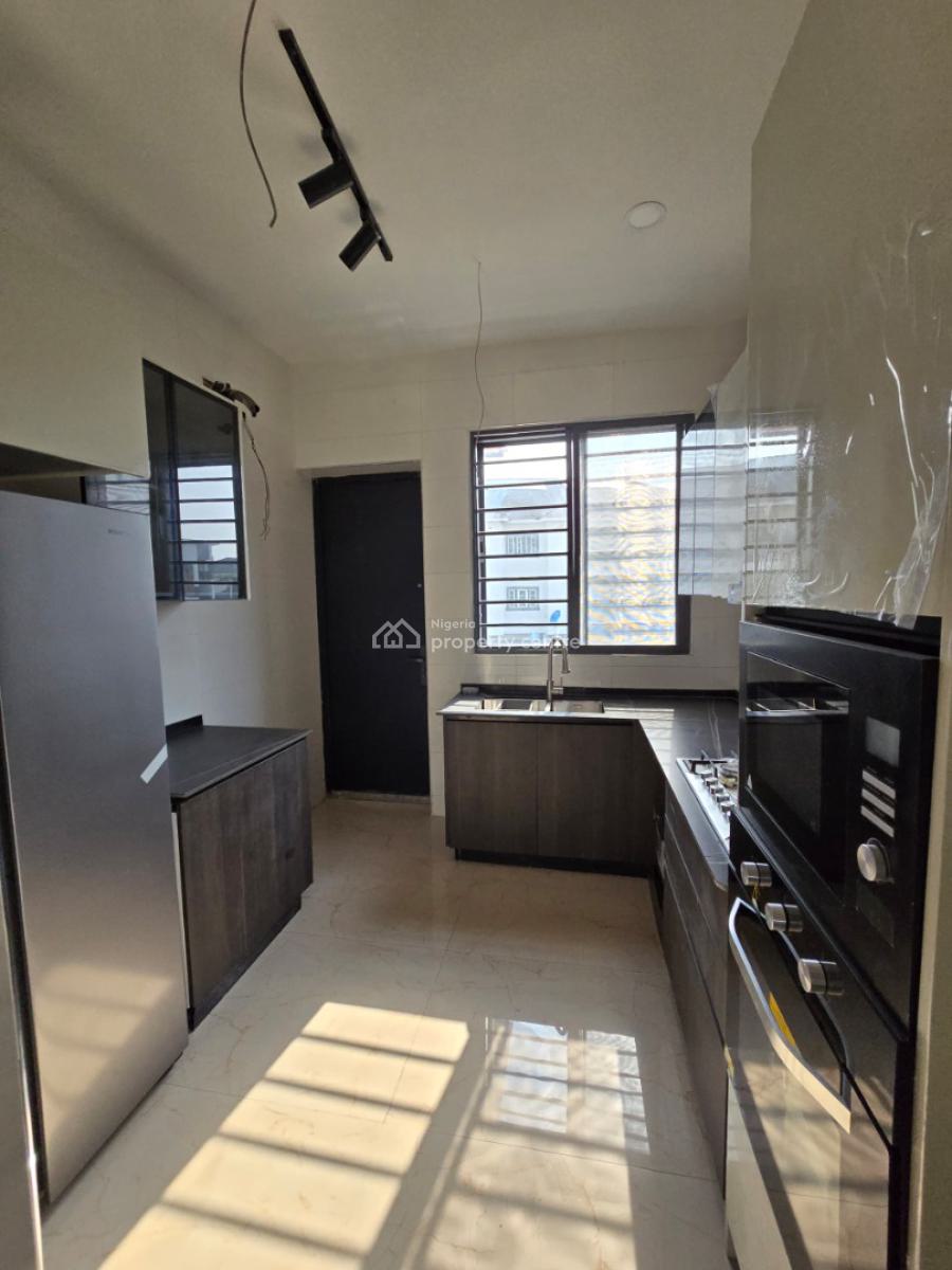 Tastefully Finished Serviced 4 Bedroom Maisonette with a Room Bq, Lekki Phase 1, Lekki, Lagos, Terraced Duplex for Sale