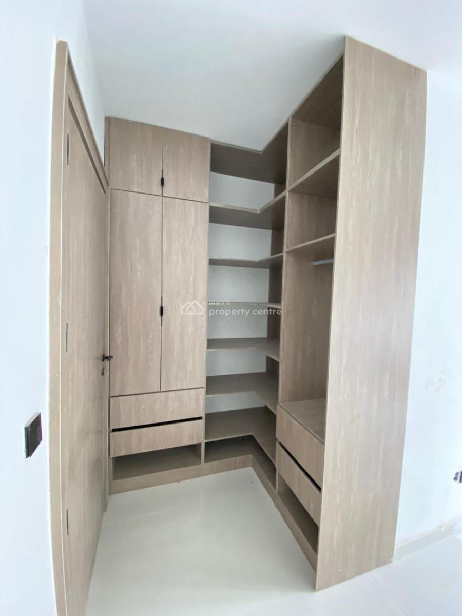 a Spacious and Tastefully Finished 2-bedroom Serviced Apartments, Lekki Phase 1, Lekki, Lagos, Flat / Apartment for Sale