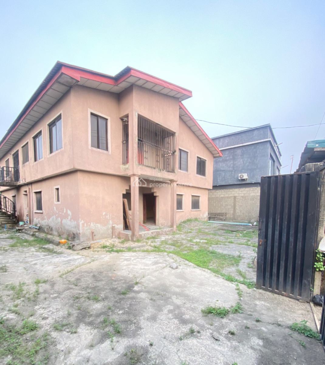 Commercial Old 6bedroom House Directly Facing Eputu/awoyaya Major Road, Directly Facing The Tarred Road, Eputu, Ibeju Lekki, Lagos, Detached Duplex for Sale