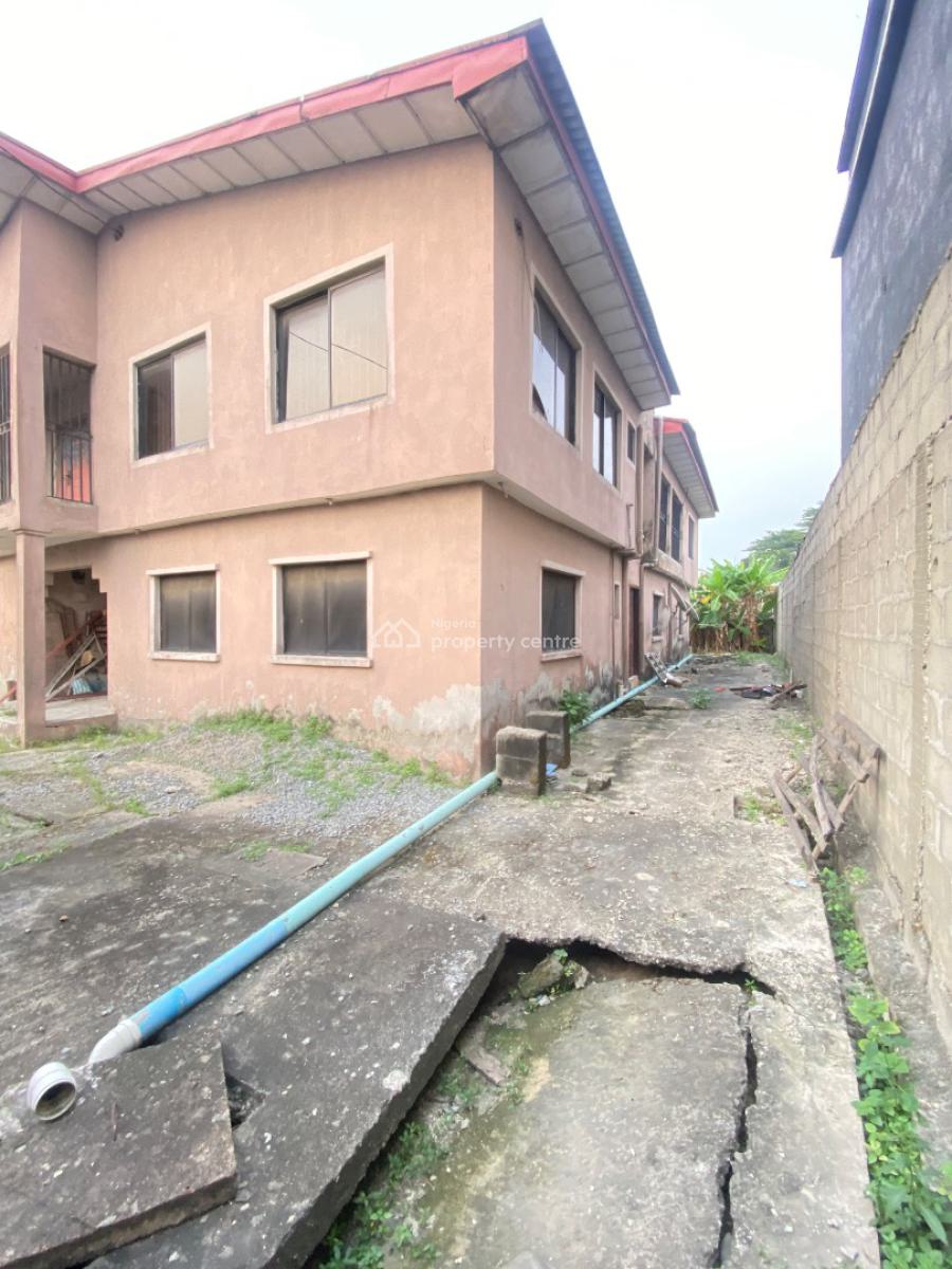 Commercial Old 6bedroom House Directly Facing Eputu/awoyaya Major Road, Directly Facing The Tarred Road, Eputu, Ibeju Lekki, Lagos, Detached Duplex for Sale